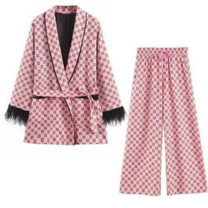 Trajes de mujer primavera verano Rosa estampado geométrico pluma Kimono chaqueta vertical pantalones de pierna ancha pijamas trajes conjunto de dos piezas X0428