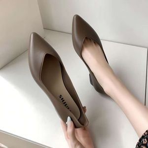 Dames zomerschoenen zwarte schoenen voor vrouw 2023 Normaal leer Casual puntige teen lage hak elegant kantoor te koop E jurk 39