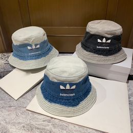 Dames Zomervakantie Zonbescherming Designer Bucket Hats Heren Reismode Denim Materiaal Kleurverloop Letter Print Bucket Hat