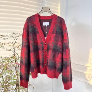 Cardigan à manches longues en laine à carreaux rouges pour femme, pull à la mode européenne, marque du nouvel an, limité