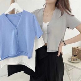 Chandails pour femmes 2021 Femmes d'été coréen Vhals tricotés à manches courtes Gilets Lady Summer Mince au-dessus du nombril Pull Chemise Crop Tops pour les filles J220915