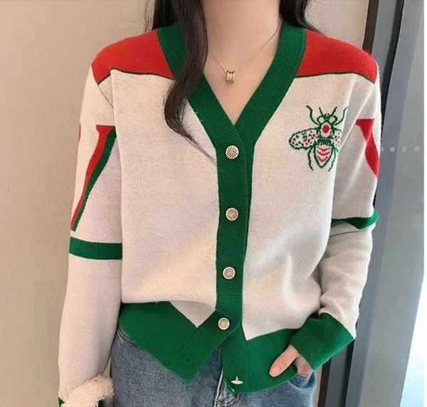 Chandails pour femmes Automne Hiver Nouvelle Couleur Correspondant Vert Cardigan Boutons Femmes Pull Casual Col En V À Manches Longues Bouton Haut Lâche Veste Tricotée