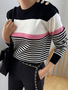 Pulls pour femmes contraste couleur rayé bouton femmes automne hiver 2023 coréen Chic lâche noir tricoté pull beau haut M075