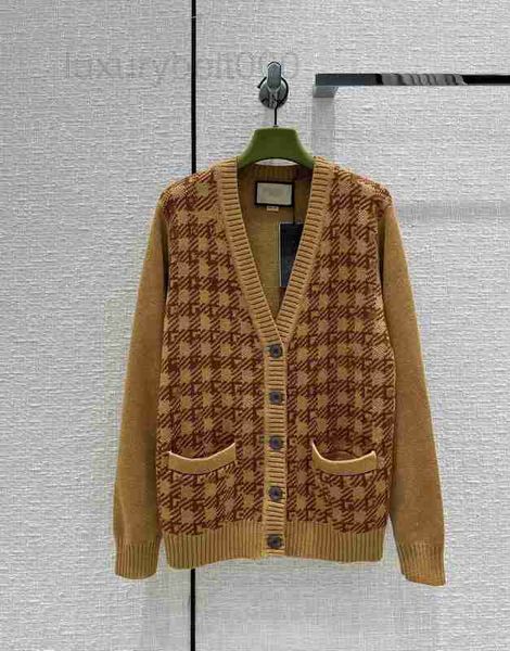 Pulls pour femmes Designer 2023 Nouveau Printemps Milan Piste V Cou Haut De Gamme Jacquard Cardigan Femmes 2DG2