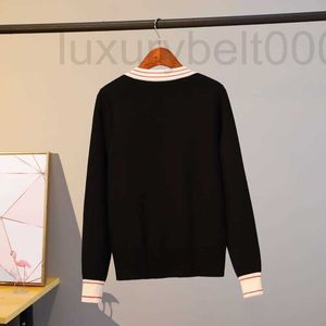 Suéteres para mujer Diseñador Otoño Invierno Parejas Abrigo Bordado Cardigan Punto suelto Top Hombres Mujeres con suéter de moda blanco negro WKXE