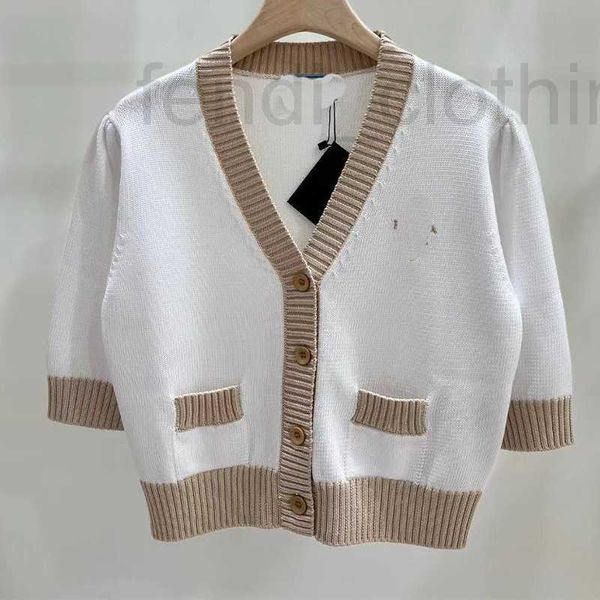 Pulls pour femmes Designer Marque P Famille Tricoté Col V Cardigan à manches courtes 2023 Été Nouveau Blanc Minimaliste Petite Veste Top pour Femmes 76DS