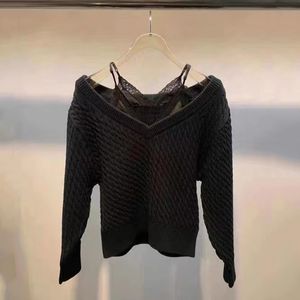 Suéteres de mujer, diseñador, tirantes de encaje con cuello en V ligeros de lujo con patrón retorcido, diseño de suéter negro y suéter de punto al tacto