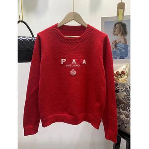 Pulls pour femmes Designer Col rond Lettre tricotée Impression Pulls rouges O-Style 2023 Printemps évidé Crochet Fleur Design L6
