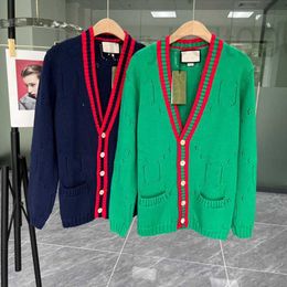 Pulls pour femmes designer printemps 2022 nouveau solide col en v simple rangée bouton lâche décontracté poche laine tricoté Cardigan manteau femmes NOVA