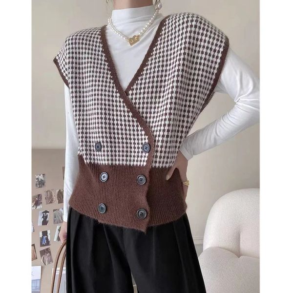 Pulls pour femmes International Air Fold Wear Plaid Knit Wool Vest pour femmes Automne Hiver Style de 100 Match Lâche Petit extérieur 231218