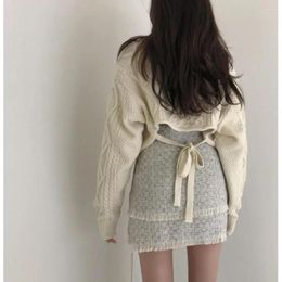 Pulls pour femmes coréen Chic Style étranger col en v Sexy dos taille nu cravate tricot ample court pâte frite torsades pull paresseux