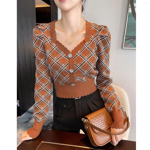 Suéteres de mujer Lurex Argyle Plaid Fashion Sweater Mujeres Brown Recortado 2023 Otoño Invierno Cuello cuadrado Grueso Jersey corto