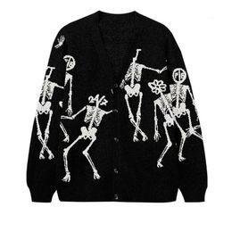 Pulls pour femmes Tricots vintage pour hommes Y2K Skull Graphic Sweaters Hiver Harajuku Cardigan surdimensionné Pull unisexe Vêtements esthétiques pour adolescents 231108