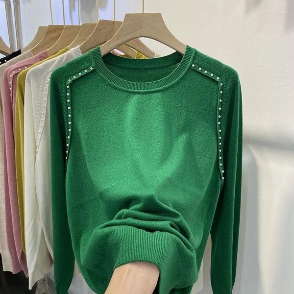 Suéteres de mujer Diseño de color sólido Sentido Industria pesada Hebilla de perla Camisa de punto de manga larga Principios de otoño 2023 Ropa interior Suéter Top