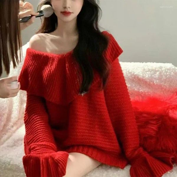 Suéteres de mujer Primavera y otoño - 2023 Tallas grandes Estilo coreano Sentido del diseño Jersey de punto rojo con hombros descubiertos Suéter para mujer al por mayor