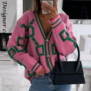 Femmes Pulls Femmes Cardigan Vert Rayé Rose Tricot Bouton Lady Cardigans Pulls V-cou Lâche Casual Hiver Mode Tricoté Manteau 230207