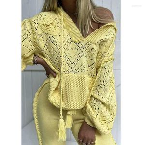 Ponts féminins Boho Inspiré Pull en tricot jaune Femme Femmes Hiver Jacquard Hood Howllow Out Sexy Woman Bohemian Messe