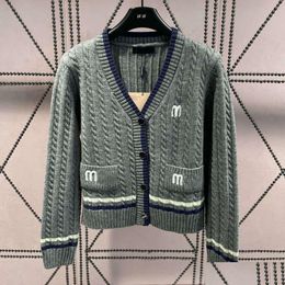 Suéteres para mujer Ropa de otoño para mujer MM23 Inter Nueva moda Bordado Carta Simple Casual Versátil Punto Mujer Suéter Wholesa Dhxhy