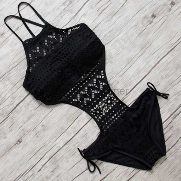 Swimwear féminin 2023 Sexy un maillot de bain Sexy One Piece Backless Halter Beach Swimwear Crochet Bikini Bathing Fult 2021 Black Swimming Suite pour les femmes D240429