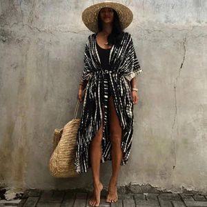 Maillots de bain pour femmes 2023 Summer Vintage Kimono Halo Teinture Beach Cover Up avec des ceintures surdimensionnées Long Cardigan Vacances Sexy Covers