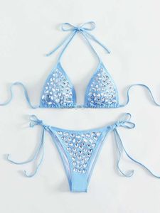 Maillots de bain pour femmes 2023 Femmes luxueux strass maillot de bain bleu 2 pièces bikini ensemble sexy col en v jarretelle à lacets maillot de bain été maillots de bain T240328