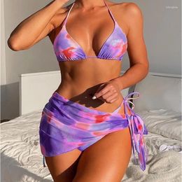 Swimwear féminin 2024 3 pièces Set Swimsuit Femme Femme Sexy Purple Tie Dye Micro Bikini avec Sarong Jirt Bathing Fulging