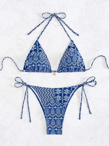 Swimwear féminin 2024 Bohemian Flower Bikini Set Fleons Flower Print Blue Pattern Bather Bohemian Sling Bandwand Mailwear Shower Set J240330