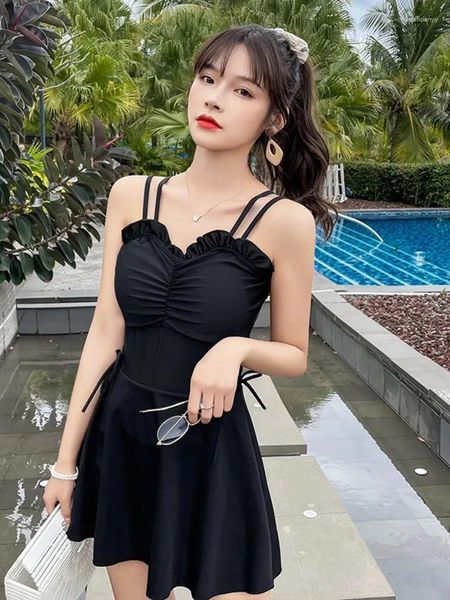 Swimwear féminin 2024 Jupe de maillot de bain Style One Piece Conservative Cover Show Fair Fairy Model Korean Spring Swimming Suite