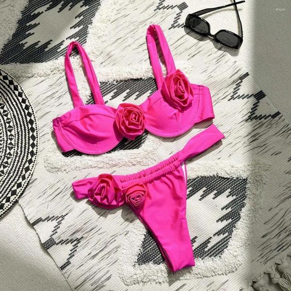 Swimwear féminin 2pcs / set Femmes Summer Bikini Set Bandeau Sling Flower Decor Bra High Waist Briefs Push Up Bathing Fssuile Split Design