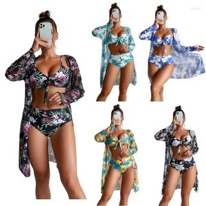 Swimwear féminin 3 PCS Bikini Set pour femmes Girl Girl Cloak Bra Shorts Summer Vacation Holiday Sexy Sun Protection Sports Swim Uniforme