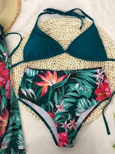 Travail de maillots de bain pour femmes Transfert de baignade pour femmes Imprimé tropical trois pièces Bikini Lady 2024 High Waist Massuit Couvre Brésilien