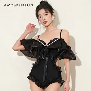 Swimwear pour femmes Black perle à épaules dénudées Sweet Sweet Siamois Cover Belly Fin Spring Seaside Vacation One-pièce