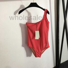 Dames badmode ontwerper 2024 Nieuwe South Oil Hot Double G Letter Gedrukt One Shoulder Piece Swimsuit (met borstkussens) MD0F