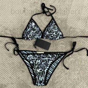 Maillots de bain pour femmes Marque de designer Lettre noire Fe Sexy Split Stripe Tie Up Bikini Maillot de bain Femme AONK