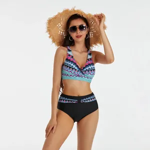 Swimswear pour femmes de style ethnique Summer High Taont 2024 / Stripe / Tie-Dye Two-Shet Bathing Trots de bain Fashion Push Up Beachwear