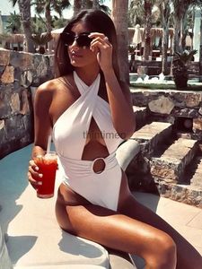 Swimwear féminin Fitshinling Summer Halter Bikini One Piece BodySuit Sweetwear Sexy Hot Boho Fashion Cut Out Monokini Beach Backless Swimsuits YQ231219