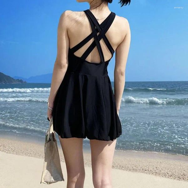Swimons de maillots de bain coréens sexy les bikinis de couleur solide sans dossier Set Summer Simplicity Maillots de bain à la mode mince haute