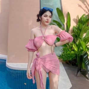 Damesbadmode Koreaanse split driedelige bikini dames effen wit roze sexy rok hangende nekriem driehoek badpak set lente