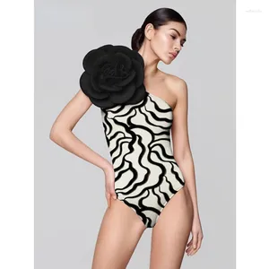 Swimwear féminin Leopard 3d Flower Print One Piece Swimsuit 2024 Luxury Designer Bathing Fssuile Lace Up Girl Beach Summer Beachwear