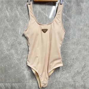 Dames badkleding metalen badge zwempakken vrouwen ontwerper bodysuits bikini sexy backless een stuk zomervakantie strandkleding