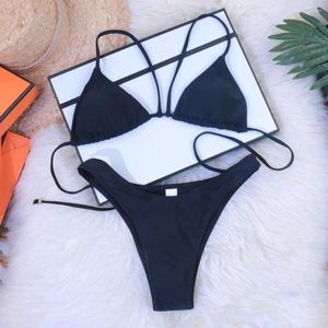 Swimwear pour femmes Micro Mini Mini Sexy Bikini Set 2024 Bikinis solides 2 pièces Poussions de costume de baignade Triangle Baignage Push Up Women Beachwear