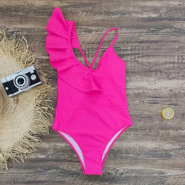 Swimwear féminin Nouveau maillot de bain en une seule pièce en rose sexy en un seul morceau de maillot de bain épaule des femmes solides en village de plage de la plage de la plage