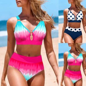 Swimwear pour femmes Nouveaux femmes d'été pour femmes colorées Halo Dye Top imprimé en deux pièces en dentelle de plage sexy SET S-5XL J240403
