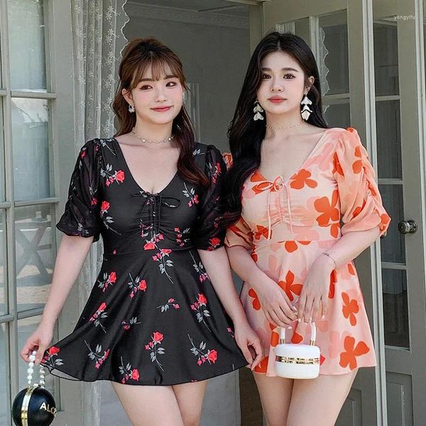 Swimwear féminin One Piece Floral Swept Jirt Femmes Conservateur Push Up With Pad Swimming Robe Bathing Costume Beach Wear Bikini