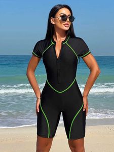 Swimwear féminin Peachtan Surf Suit Woman Sports Sweetwear Shorts Slve Slve New Beachwear Ensemble 2024 Cosuil de bain noir Femme One Piece Y240429