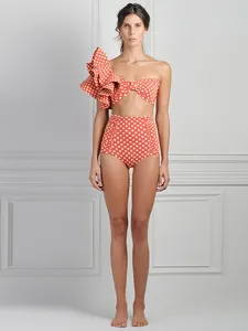 Swimwear féminin à pois à pois à pois