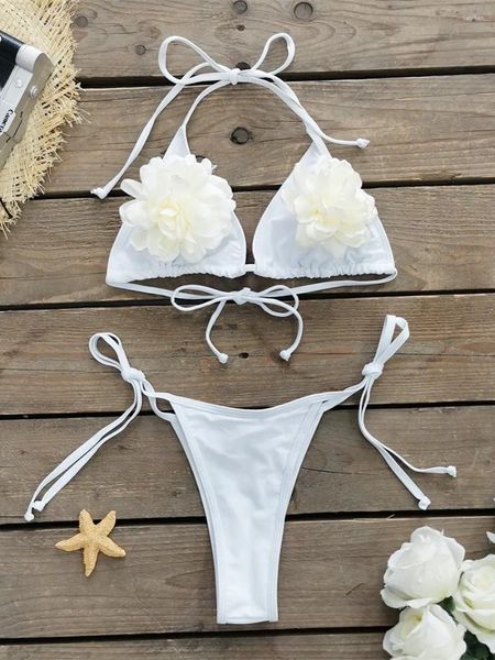 Swimwear pour femmes Bikini de fleurs 3d 3D 2024 Femmes Blanc Blanc Patchwork Push Up Micro MAINEMENT SUIRMESSUS BACK BATUILIT