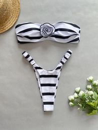 Swimwear para mujeres Bandeau Bikini 2024 MUJER Mujeres Black 3d Flower Diseñador Push Up Mini traje de baño Brasil plateado tanga