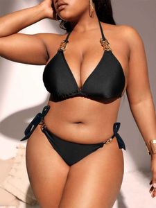 Maillots de bain pour femmes Sexy noir grande taille fendu deux pièces maillot de bain avec haut en dentelle taille basse en métal patchwork maillot de bain solide jarretelle cou femmes bikini ensemble J240330