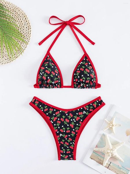 Swimwear féminin sexy mignon de bikinis imprimés de fraises noires mignonnes 2024 femmes push up bandage maillot de bain micro-maillot de bain fêtes de plage